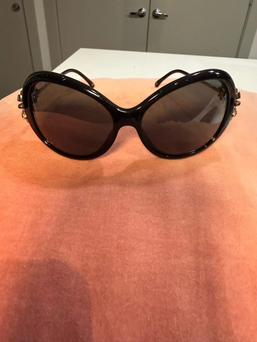 CHANEL Authentic Vintage Black Oversized Sunglasses with Silver Bows - Picture 2 of 12